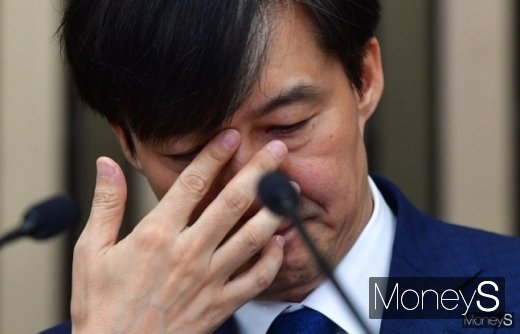 검찰, 조국 비공개 소환…법무장관 사퇴 한달만 (속보)