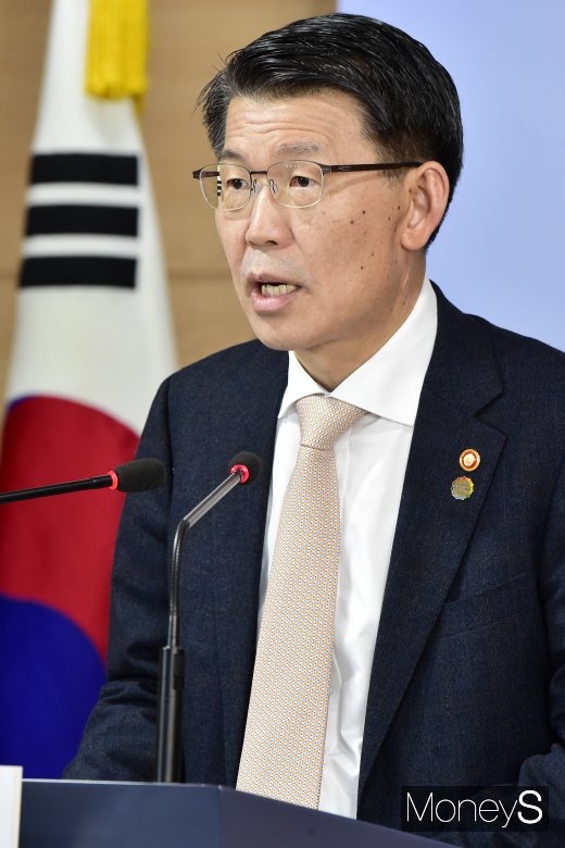 [머니S포토] 은성수 위원장 