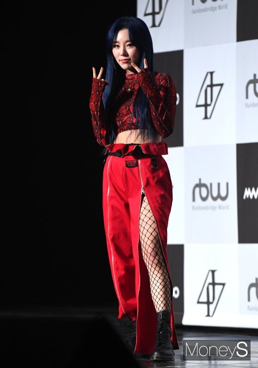[머니S포토] 마마무 휘인 '깜찍한 브이'