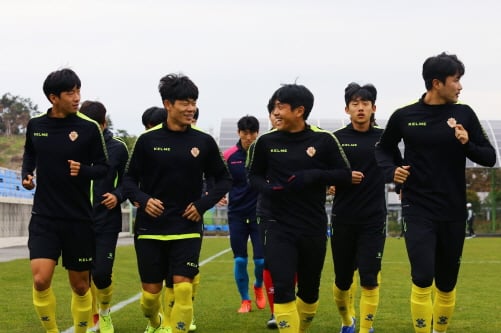 광주FC 선수들이 목포에서 시즌 마무리 훈련을 하고 있다./사진제공=광주FC