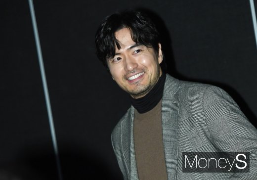 [머니S포토] 이진욱 '마초 느낌으로~'
