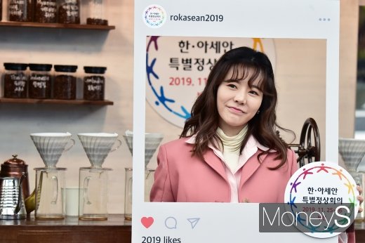 [머니S포토] 소녀시대 써니와 함께한 향긋한 금요일 정오