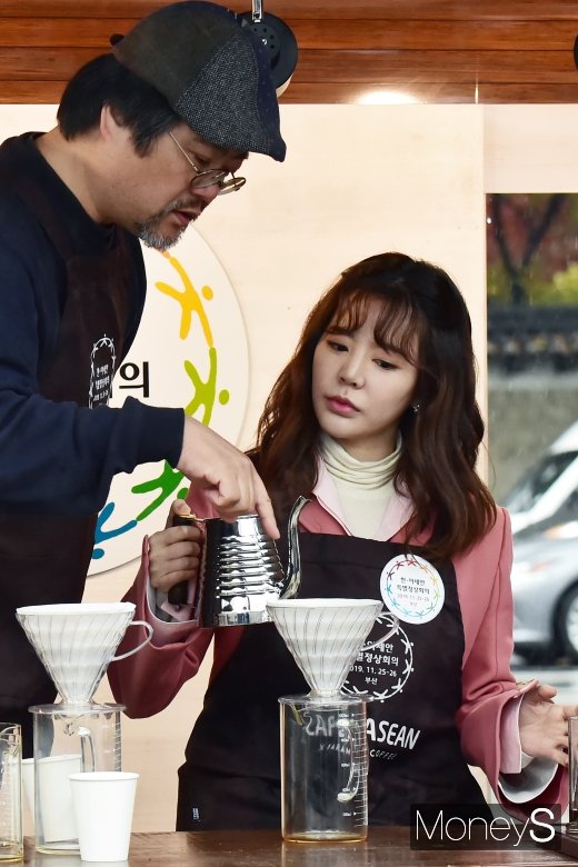 [머니S포토] 드립으로 만나는 써니 커피