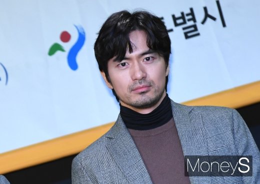 [머니S포토] 이진욱 '상남자 눈빛'