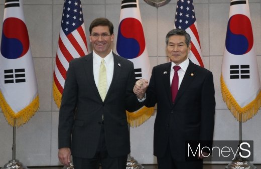 에스퍼 “지소미아, 전시 상황서 한미일에 모두 중요”(속보)