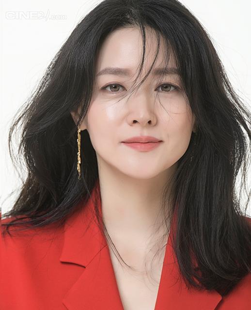 씨네21 커버 / 사진=씨네21