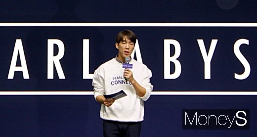 정경인 펄어비스 대표가 '펄어비스 커넥트 2019'에서 게임소개를 하고 있다. /사진=채성오 기자