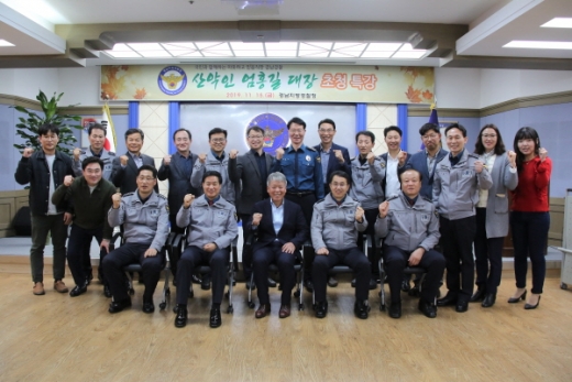 경남경찰청이 지난 15일 엄홍길 대장을 초청해 특별강연회를 개최했다./ 사진=경남경찰청 제공.