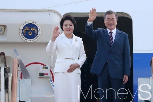 문재인 대통령, 김정숙 여사. /사진=평양사진공동취재단  
