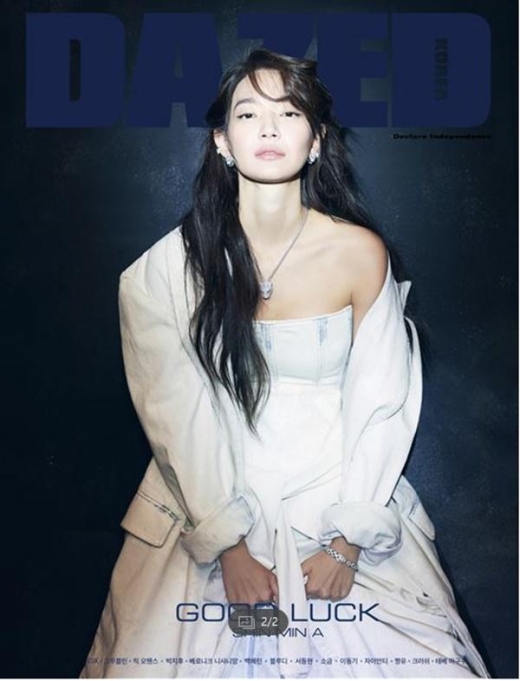 [★화보] 신민아, 한층 더 성숙하고 섬세해진 매력