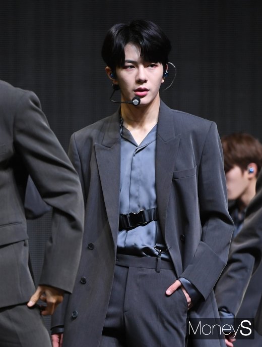 [머니S포토] 골든차일드 최보민 '확 달라진 눈빛'