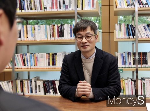 인터뷰 하는 장승래 대표. /사진=박흥순 기자