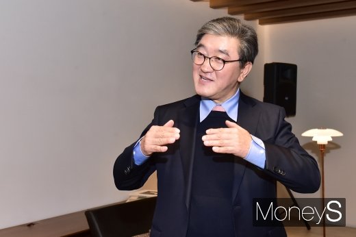 [머니S포토] 취재진 질문에 답하는 이영식 한샘 부회장