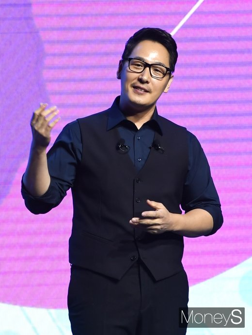 [머니S포토] 김풍 '성공의 아이콘 더 뉴 그랜저'