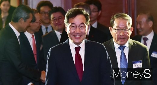 [머니S포토] 이낙연 총리, 제5회 중견기업인의 날 기념식 참석
