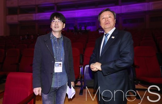 공연기획자 탁현민(왼쪽). /사진=머니S DB