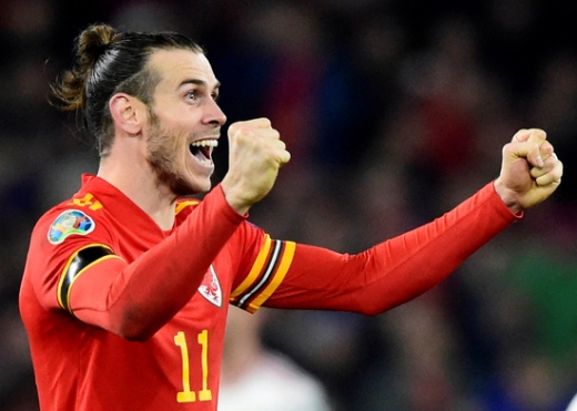  20일 영국 카디프 카디프시티 스타디움에서 열린 유럽축구연맹(UEFA) 유로 2020 예선 E조 8차전에서 헝가리를 꺾은 후 본선 진출을 확정지으면서 기쁨을 표한 웨일스의 가레스 베일. /사진=로이터