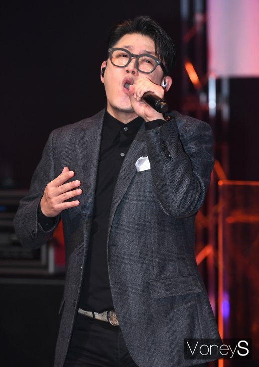 [머니S포토] 열창하는 김현철