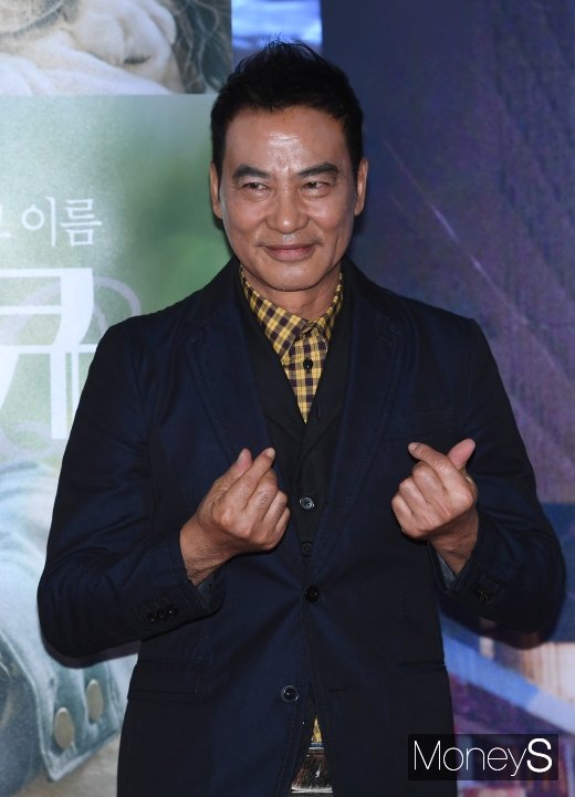 [머니S포토] 임달화 '한국식 하트 발사'