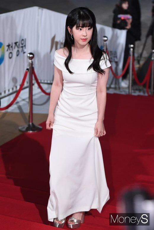 [머니S포토] 박혜수, 청순미 살린 화이트 드레스