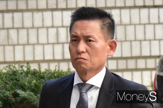 [머니S포토] 입 굳게 닫은 황성수 전 삼전 전무
