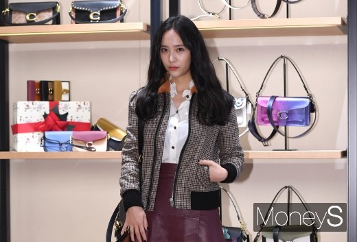 [머니S포토] 크리스탈 '도도하고 시크하게'