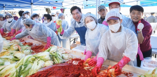 의왕시, 2019년 통합 김장나눔행사. / 사진제공=의왕시