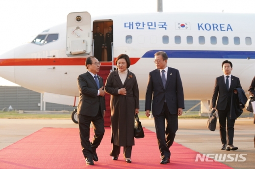 문재인 대통령 내외. /사진=뉴시스(청와대 제공)  