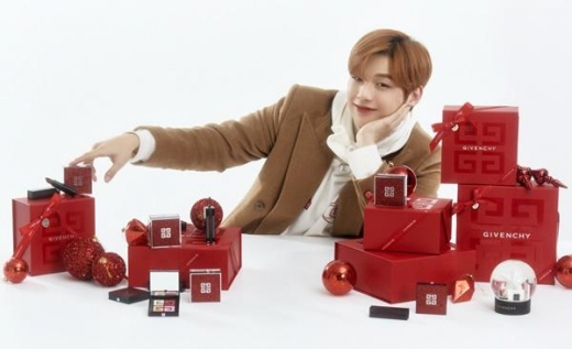 강다니엘, 러블리한 크리스마스 컬렉션 화보