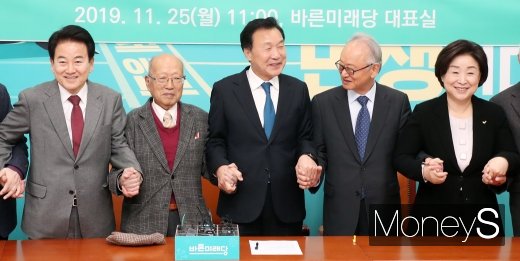 [머니S포토] 사회 원로들 만난 3당 대표