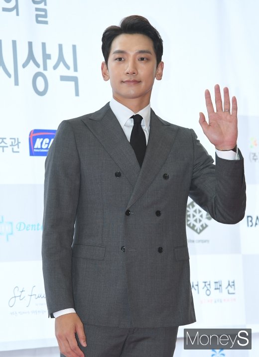[머니S포토] 비 '올해의 배우'