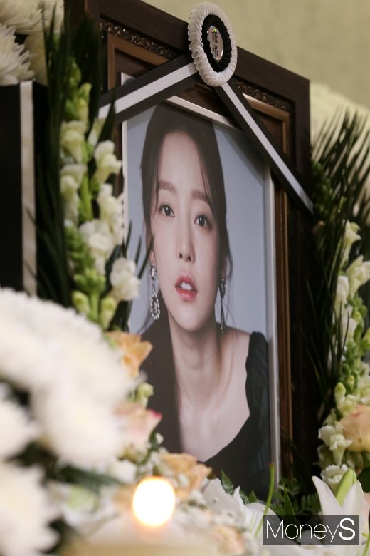 [머니S포토] 우리 곁을 떠난 구하라, 편히 쉬시길...