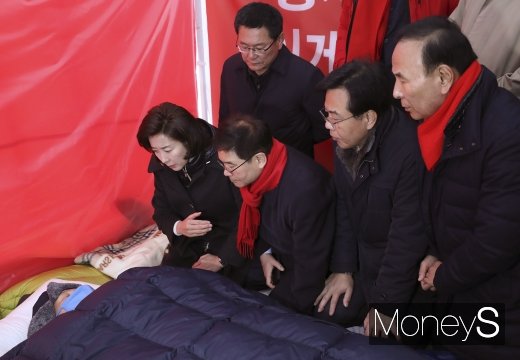 [머니S포토] 황교안 찾은 나경원 자유한국당 원내대표