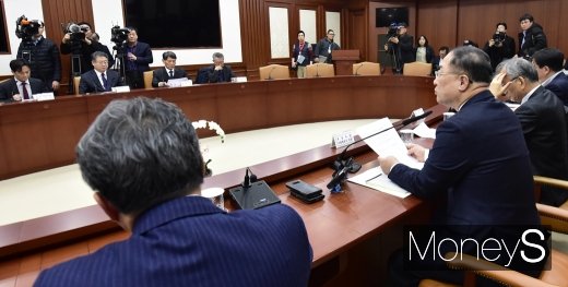 [머니S포토] 내년 경제정책방향 설명하는 홍남기 부총리
