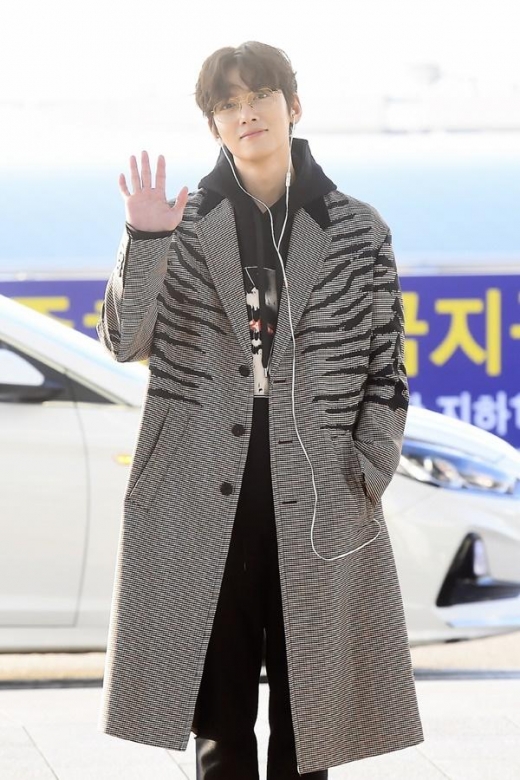 [★공항패션] 지창욱, '멋짐 폭발' 타이거 코트 룩
