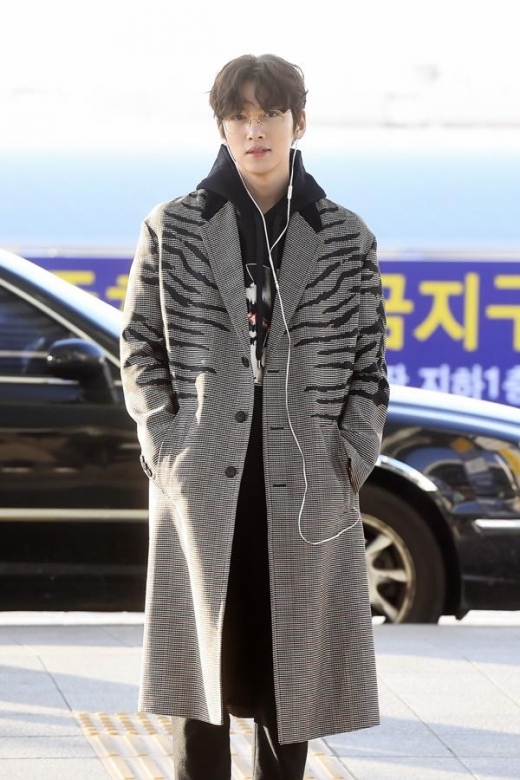 [★공항패션] 지창욱, '멋짐 폭발' 타이거 코트 룩