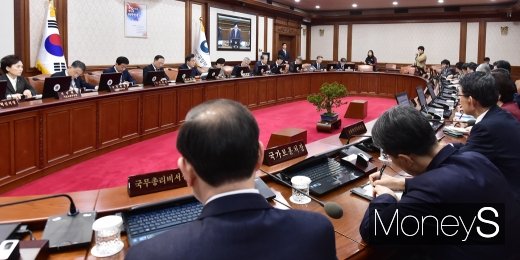 [머니S포토] 이낙연 총리 주재 정부서울청사에서 열린 국무회의