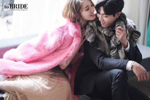 '티아라 출신' 한아름 웨딩화보, 훈남 남편 '눈길'