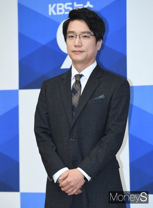 [머니S포토] 주말 뉴스광장 새로운 얼굴 위재천 앵커