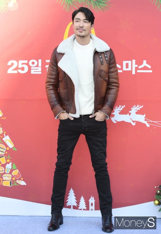 [머니S포토] 다니엘 헤니, 포즈 장인의 여유