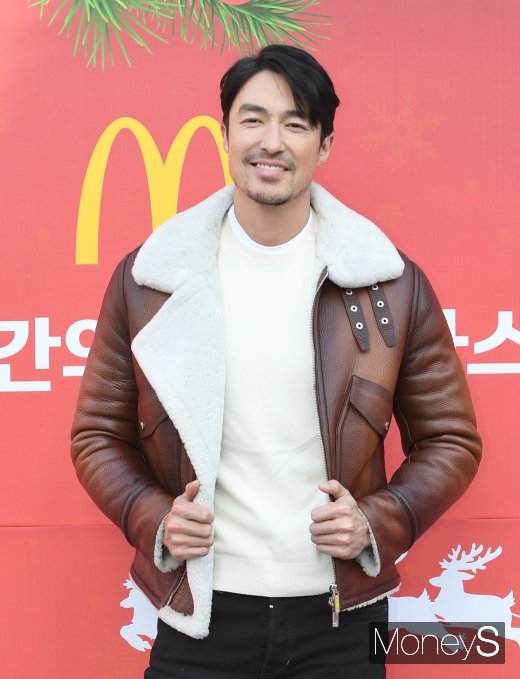 [머니S포토] 다니엘 헤니, 멋진 무스탕 패션