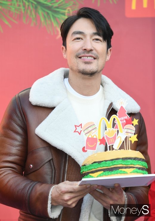 [머니S포토] 다니엘 헤니 '저 오늘 생일이에요~'…깜짝 생일파티