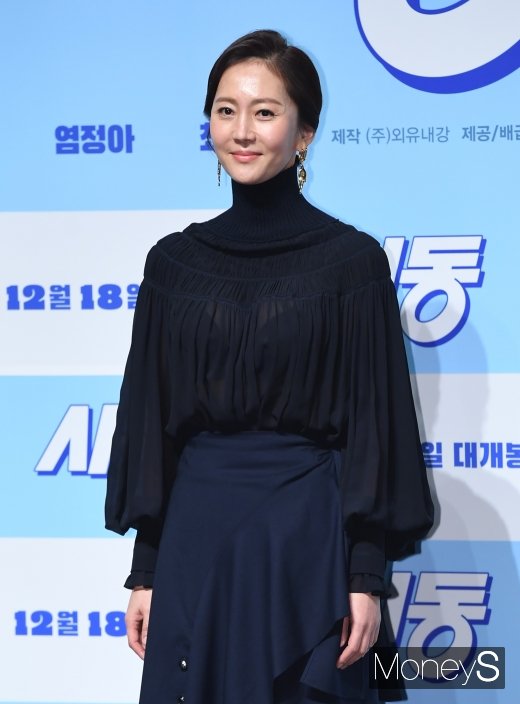 [머니S포토] 염정아 '미모가 반짝반짝'