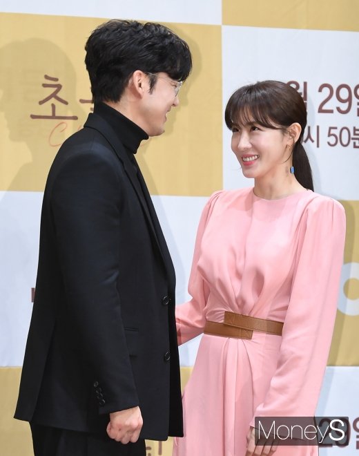 [머니S포토] 윤계상·하지원, 달달한 눈맞춤… '이하늬가 질투하겠네'