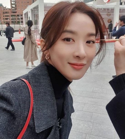 이청아 근황, 이탈리아서도 빛난 '청순미'