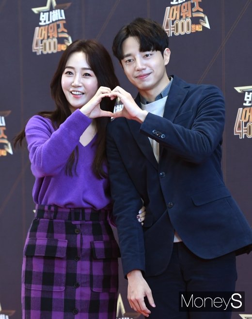 [머니S포토] 김소영·이도하 '3, 4대 보니하니 하트 발사'