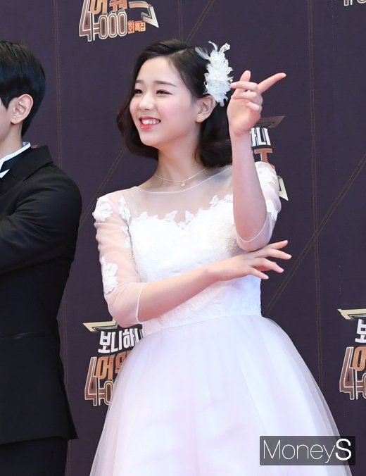 [머니S포토] 김채연 '톡톡 튀는 과즙미'