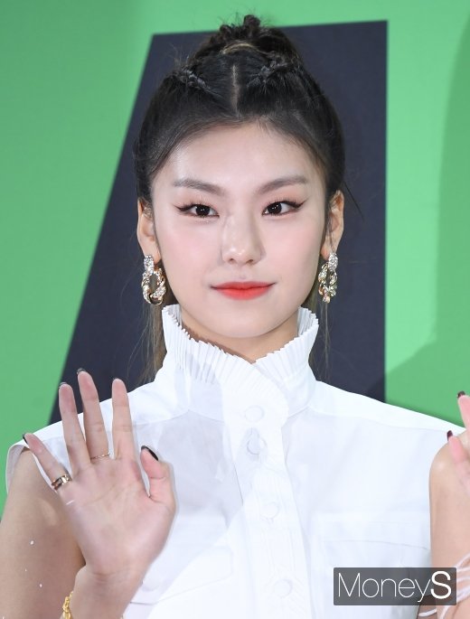 [머니S포토] 있지(ITZY) 예지 '매력적인 눈빛'(멜론 뮤직어워드)