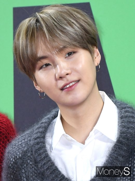 [머니S포토] 방탄소년단(BTS) 슈가 '설렘 미소'(멜론 뮤직어워드)
