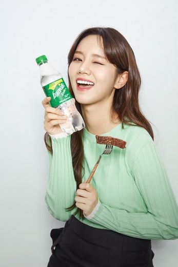 먹방 여신 혜리, 바쁘고 지친 하루 '스프라이트'와 함께 맛있게 먹고 쿨하게 풀자